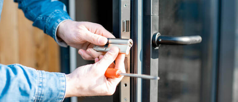 Commercial Locksmith Lakeland Village
